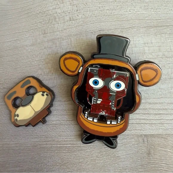 Five Nights At Freddy’s 🍕 (5) Pin Bundle!